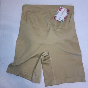 NWT Poshglam Maternity High-Waist Shape wear Shorts in Beige